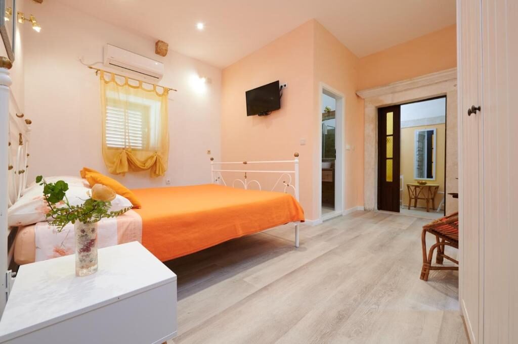 Studio apartman s bračnim krevetom